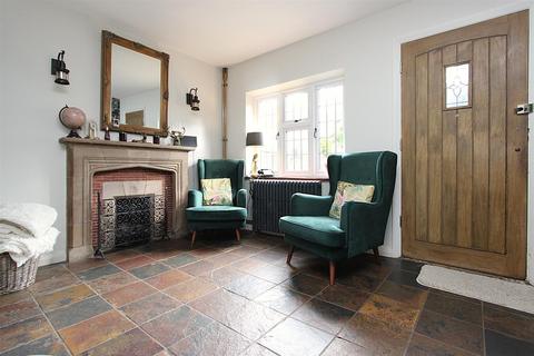 23 Lackford Road, Chipstead, Coulsdon, CR5 3TB