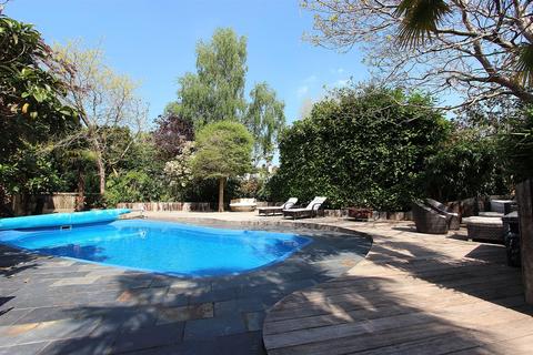 23 Lackford Road, Chipstead, Coulsdon, CR5 3TB