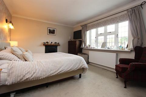 23 Lackford Road, Chipstead, Coulsdon, CR5 3TB
