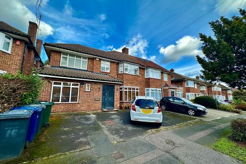 4 bedroom semi-detached house for sale, Francklyn Gardens, Edgware HA8