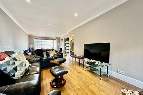 4 bedroom semi-detached house for sale, Francklyn Gardens, Edgware HA8