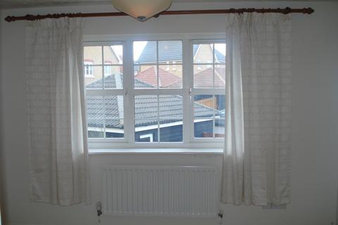 2 bedroom terraced house to rent, Nightingale Close, Stowmarket IP14