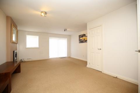 4 bedroom semi-detached house to rent, Redwood Drive, Kingsbury, Tamworth