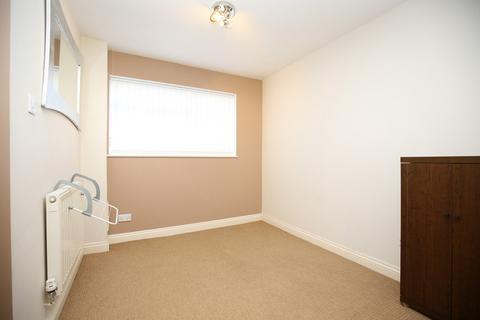 4 bedroom semi-detached house to rent, Redwood Drive, Kingsbury, Tamworth