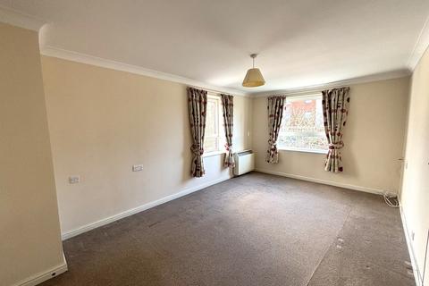 1 bedroom apartment to rent, Pinetree Court