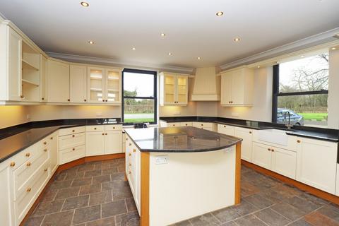 5 bedroom detached house to rent, Folly Lane, Copdock