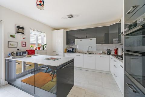 4 bedroom detached house for sale, Kestrel Way, Dawlish, EX7 0FY