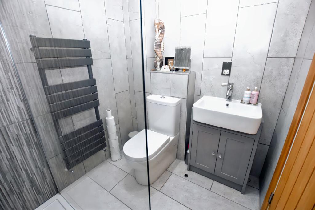 Shower Room 2