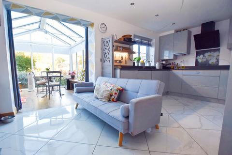 3 bedroom semi-detached house for sale, Silver Close, Norton-in-hales