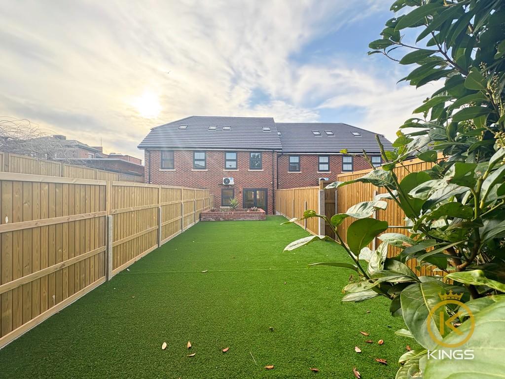 6 Carpenter Close (8)