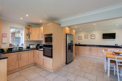 4 bedroom detached house for sale, Westhumble Street, Westhumble, Dorking