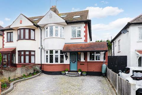 4 bedroom semi-detached house for sale, Earls Hall Avenue, Southend-on-sea, SS2