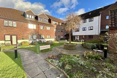 1 bedroom apartment for sale, Cobbinsbank, Farmhill Road