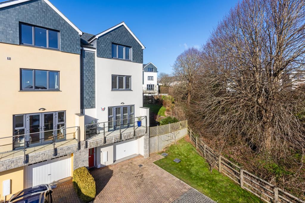 A02 - 22 Sharkham Drive Brixham - 250206