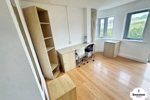 1 bedroom penthouse to rent, Plymouth, Devon PL4