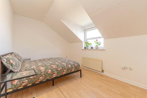 5b/16 Loaning Road, Edinburgh, EH7 6JE
