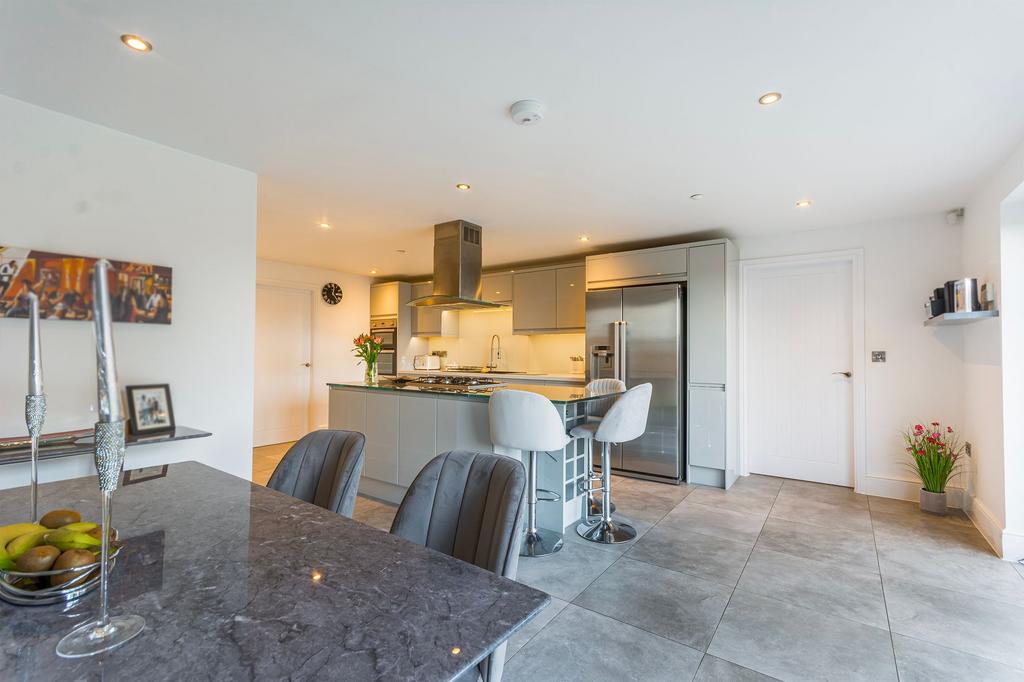Open plan Dining &amp; Kirchen
