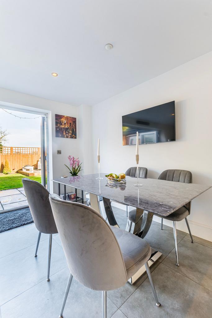 Open plan Dining &amp; Kirchen