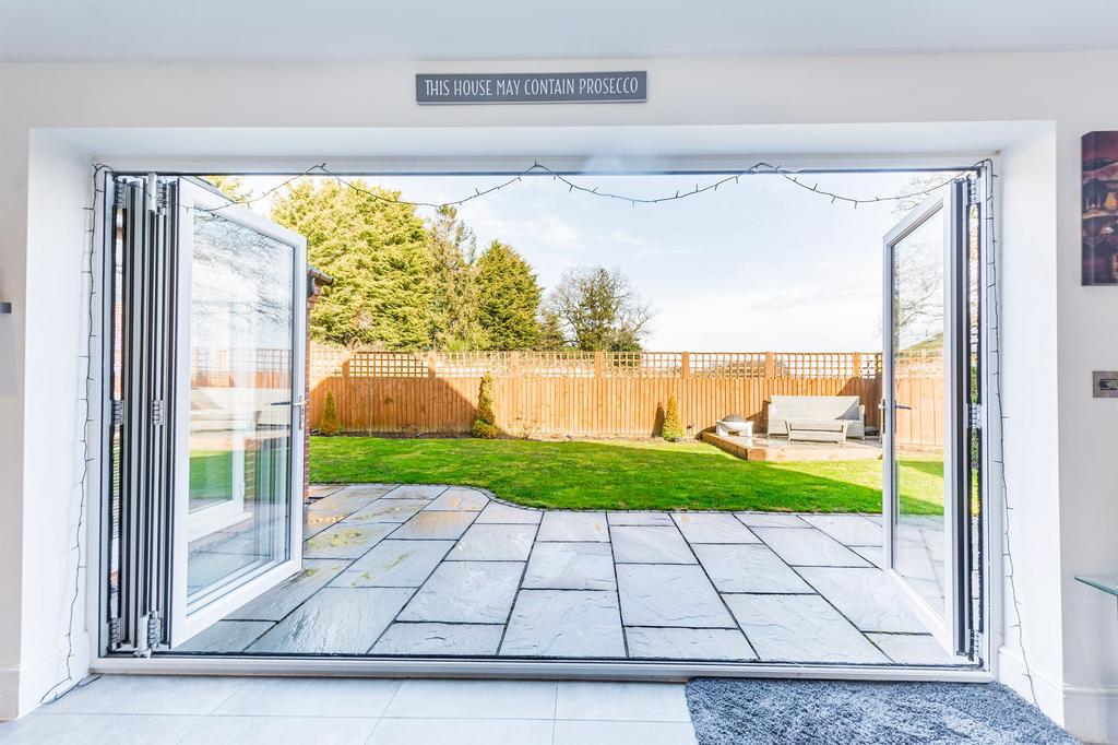 Open plan Dining &amp; Kirchen