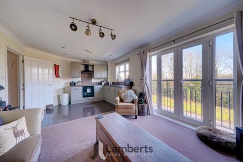 Flat 4, Maple House, 3 Alder Carr Close, Redditch, B98 7PF