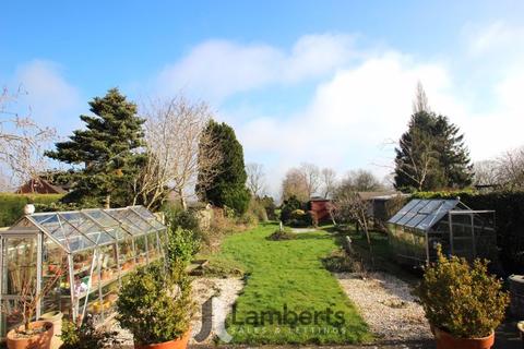 3 bedroom detached bungalow for sale, Evesham Road, Astwood Bank, Redditch