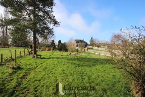 3 bedroom detached bungalow for sale, Evesham Road, Astwood Bank, Redditch