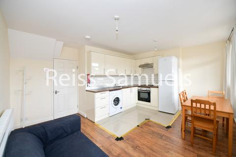 4 bedroom maisonette to rent, Olney Road, Kennington, Southwark,London SE17