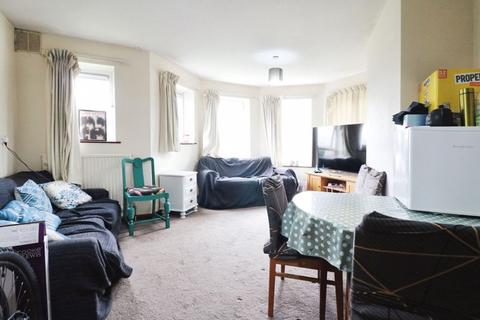 1 bedroom flat for sale, Folkestone Court, Langley