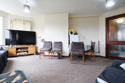 1 bedroom flat for sale, Folkestone Court, Langley