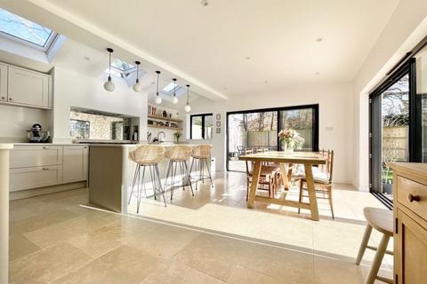 67 Greenways, Esher, KT10 0QJ