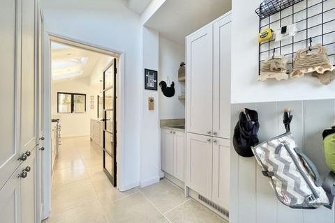 67 Greenways, Esher, KT10 0QJ