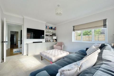 67 Greenways, Esher, KT10 0QJ