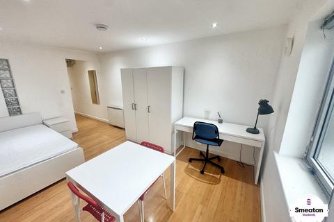 Studio to rent, Plymouth, Devon PL4