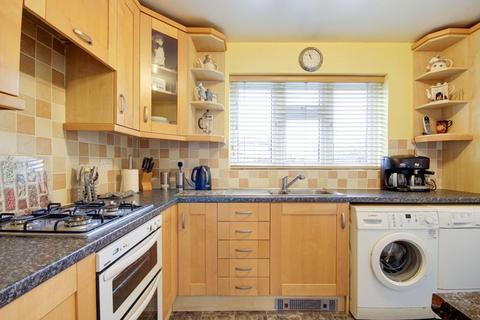 3 bedroom terraced house for sale, The Hatch, Enfield