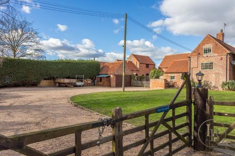 4 bedroom detached house for sale, Carlton on Trent, Newark NG23