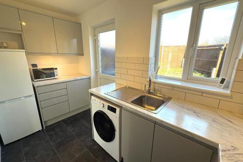 41 Elveden Close, Luton, LU2 7FF