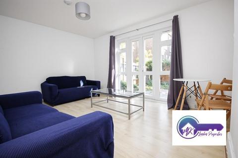 3 bedroom flat to rent, London N1