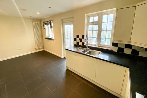 3 bedroom semi-detached house to rent, Cobb Green, Garston, Watford, Hertfordshire, WD25