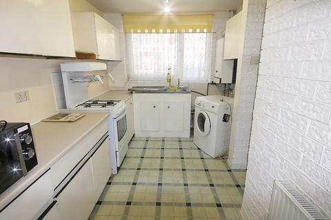 3 bedroom maisonette for sale, Rochford Close, London, E6