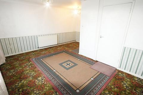 3 bedroom maisonette for sale, Rochford Close, London, E6