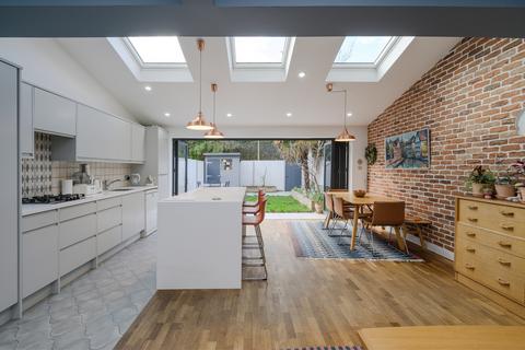 67 The Quadrant, London, SW20 8SW