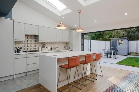 67 The Quadrant, London, SW20 8SW