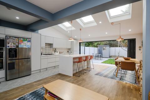 67 The Quadrant, London, SW20 8SW