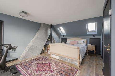 67 The Quadrant, London, SW20 8SW