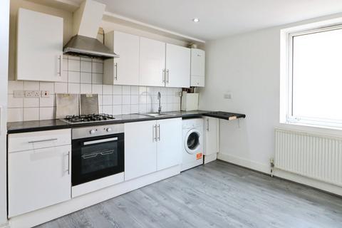 2 bedroom apartment for sale, High Road, Ilford IG1
