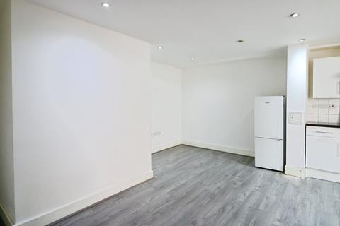 2 bedroom apartment for sale, High Road, Ilford IG1