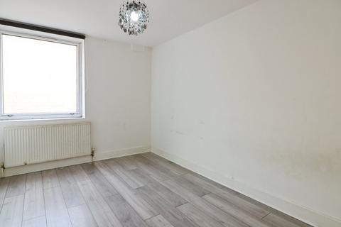 2 bedroom apartment for sale, High Road, Ilford IG1