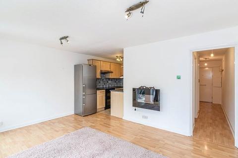 1 bedroom flat for sale, Lovelace Gardens, Surbiton KT6