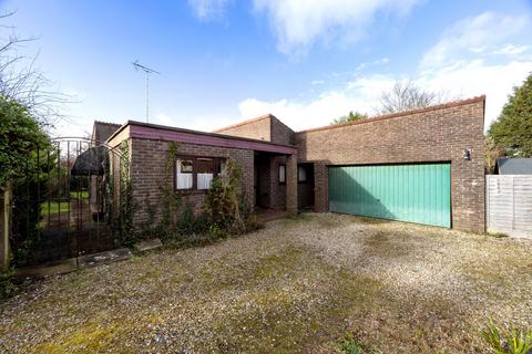 3 bedroom detached bungalow for sale, Clivedale Gardens, Steyning BN44