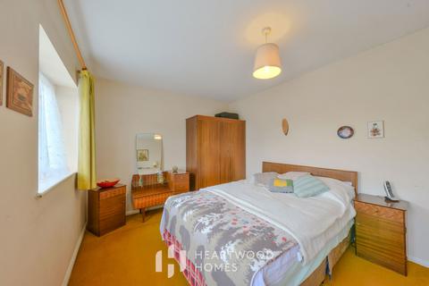 9 Brecken Close, St Albans, AL4 9LF